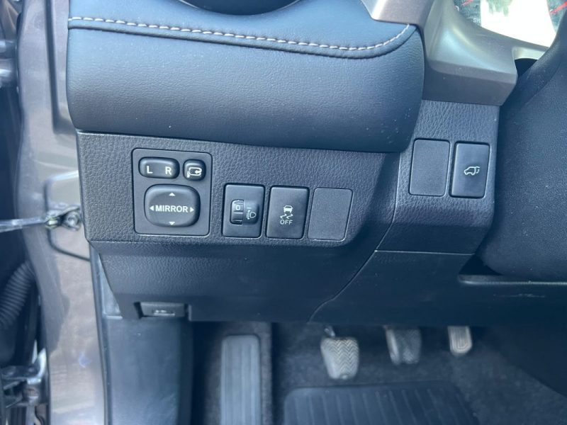 TOYOTA RAV4 124 D-4D 2WD LIFE