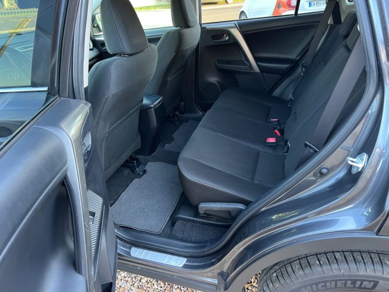 TOYOTA RAV4 124 D-4D 2WD LIFE