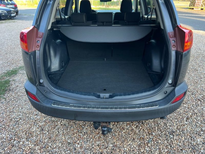 TOYOTA RAV4 124 D-4D 2WD LIFE