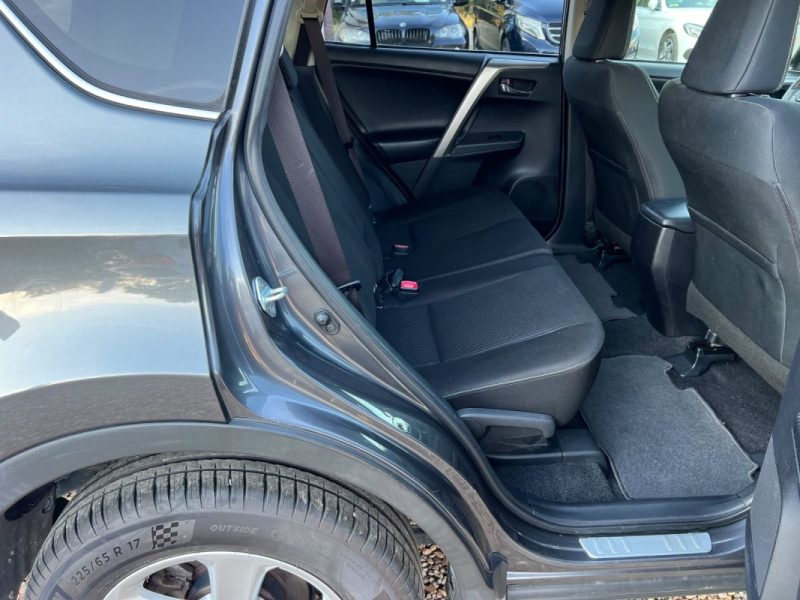 TOYOTA RAV4 124 D-4D 2WD LIFE