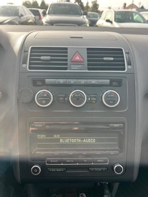 VOLKSWAGEN TOURAN 1.6 TDI 2012