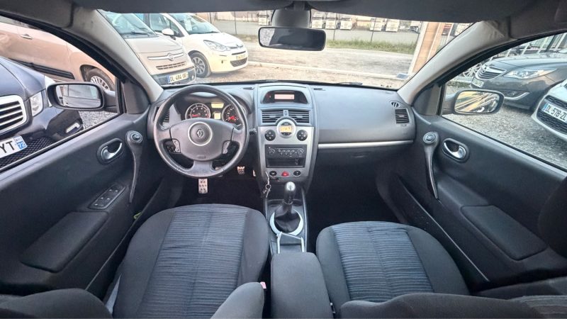 RENAULT MEGANE PHASE 2 1.6 ESSENCE 112CV 2008