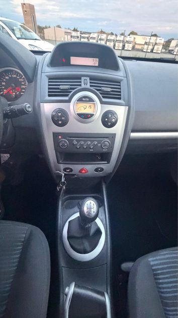 RENAULT MEGANE PHASE 2 1.6 ESSENCE 112CV 2008