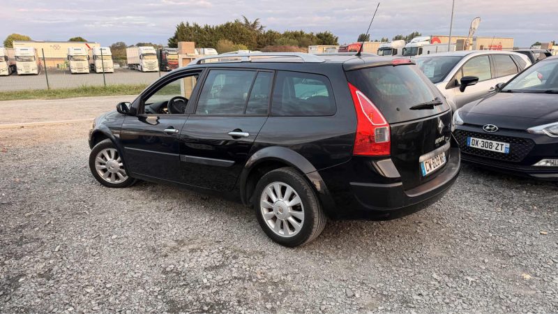 RENAULT MEGANE PHASE 2 1.6 ESSENCE 112CV 2008