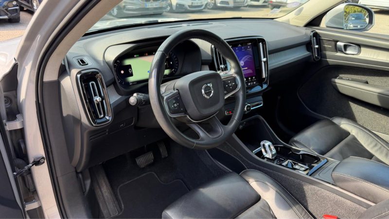 VOLVO XC40 ULTIMATE /TOIT PANO/SIEGE;VOLANT CHAUFFANT/