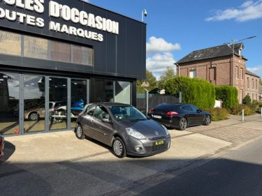 Renault Clio III 1.2 16V 75Ch Expression