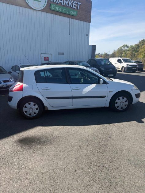 RENAULT MEGANE II 1.4 16V 98ch