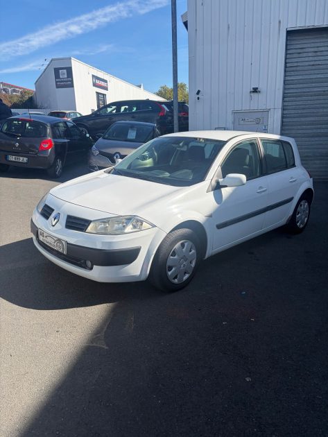 RENAULT MEGANE II 1.4 16V 98ch