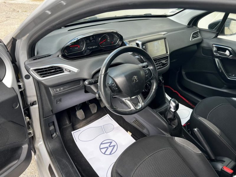 PEUGEOT 208 1.2 VTI 82 ACTIVE 2014