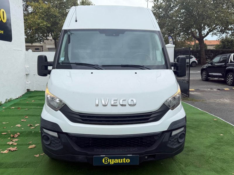 IVECO DAILY  35 S14 VI 2.3 D 136 CV / CAMERA DE RECUL /GARANTIE 12 MOIS  