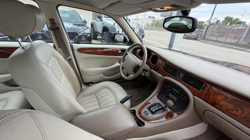JAGUAR XJ8 SOVER V8 4.0L 