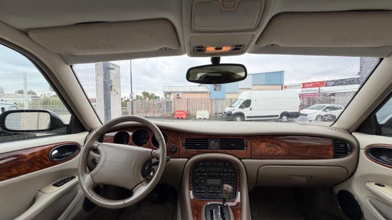 JAGUAR XJ8 SOVER V8 4.0L 