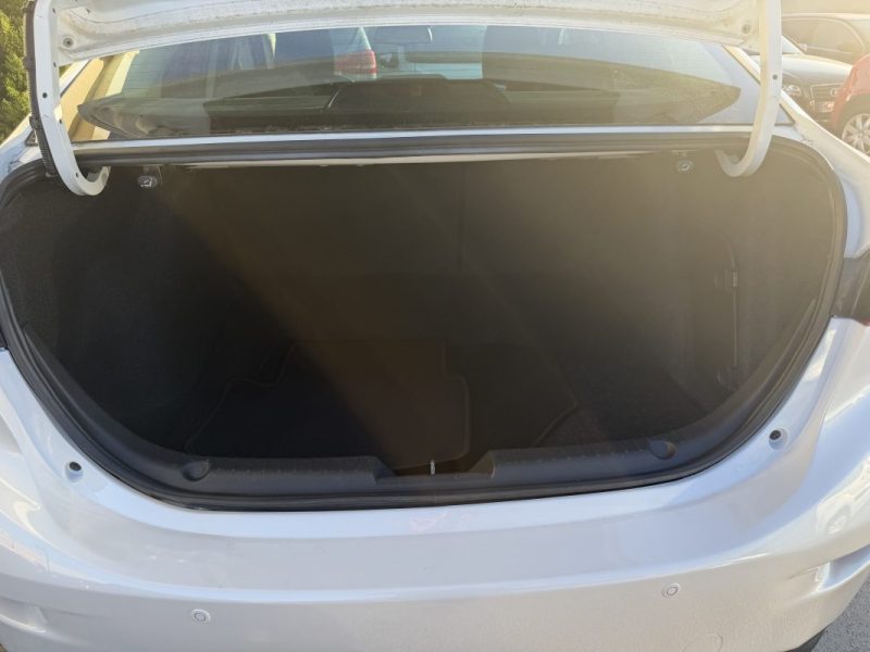 MAZDA 3 LIMOUSINE SKYACTIV TECHNOLOGY GARANTIE 12 MOIS