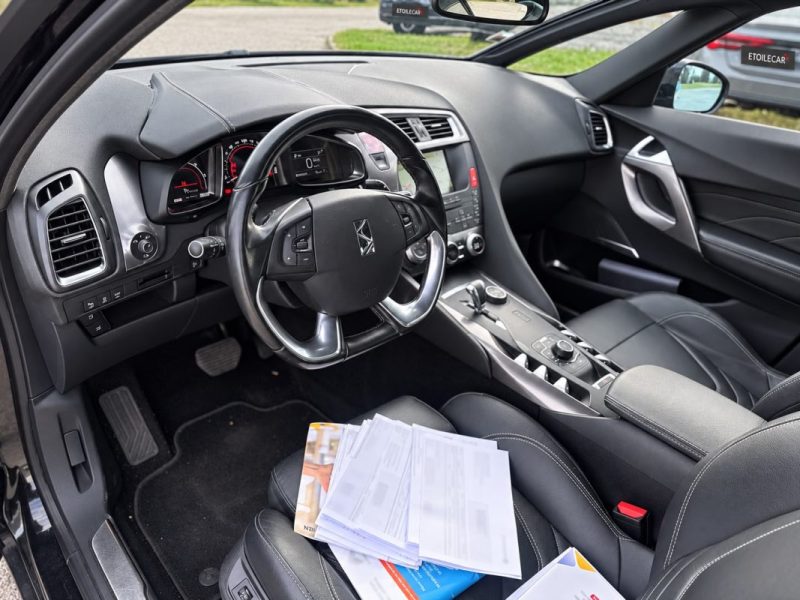 CITROEN DS5 Hybrid4 Sport Chic ETG6 Berline