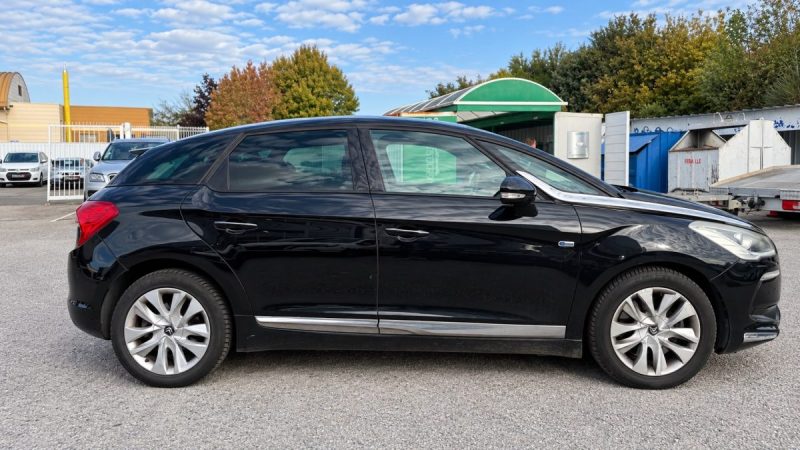 CITROEN DS5 Hybrid4 Sport Chic ETG6 Berline