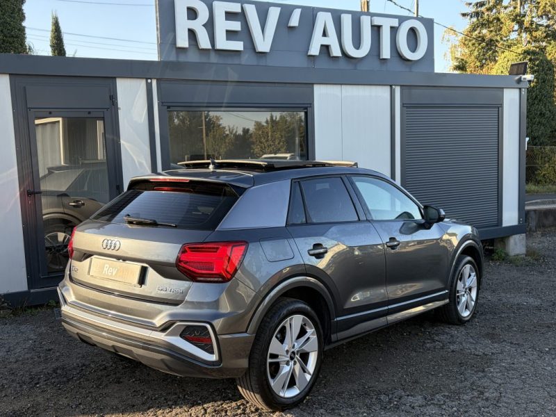 Audi Q2 35 TFSI 150ch S-Tronic S Line / Toit ouvrant / CarPlay / Matrix LEDS / Navigation / Camera /