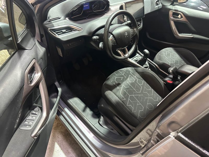 PEUGEOT 2008 1.2 VTI ACTIVE 82 cv 2013
