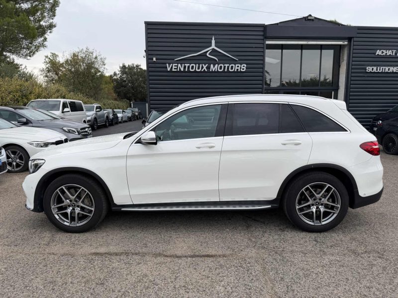MERCEDES GLC 220 D 4 MATIC / Toit Ouvrant / Attelage / Suivi complet