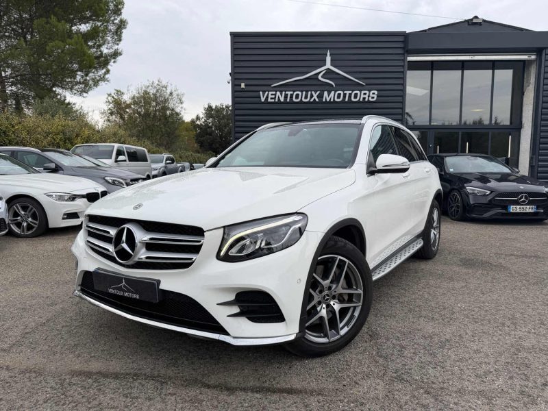 MERCEDES GLC 220 D 4 MATIC / Toit Ouvrant / Attelage / Suivi complet