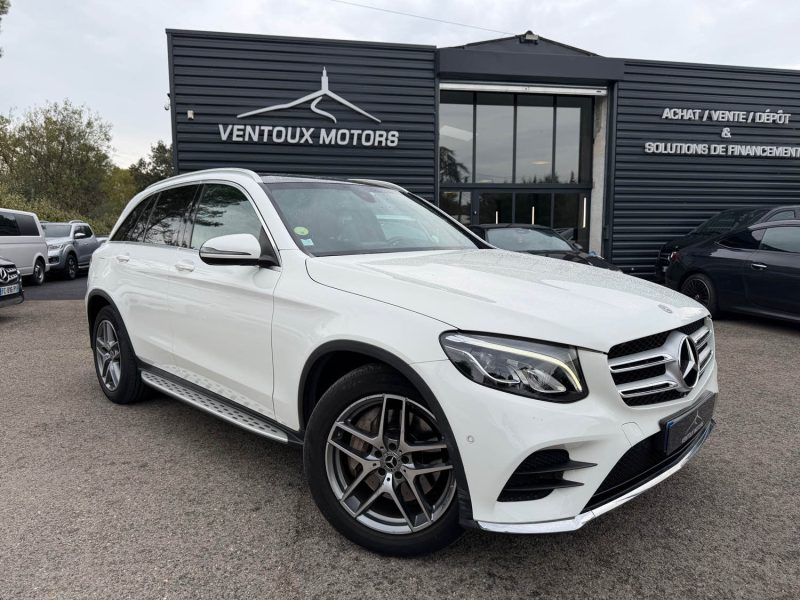 MERCEDES GLC 220 D 4 MATIC / Toit Ouvrant / Attelage / Suivi complet