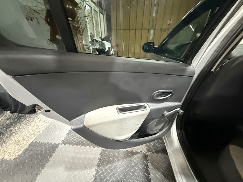 RENAULT CLIO 1.5 DCI 70 AUTHENTIQUE 5P 