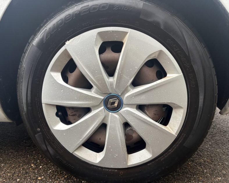 Renault ZOE 100% Électrique 2020 — Batterie ACHETÉE 93% SOH, ENTRETIEN COMPLET ) - 2 pneus neufs