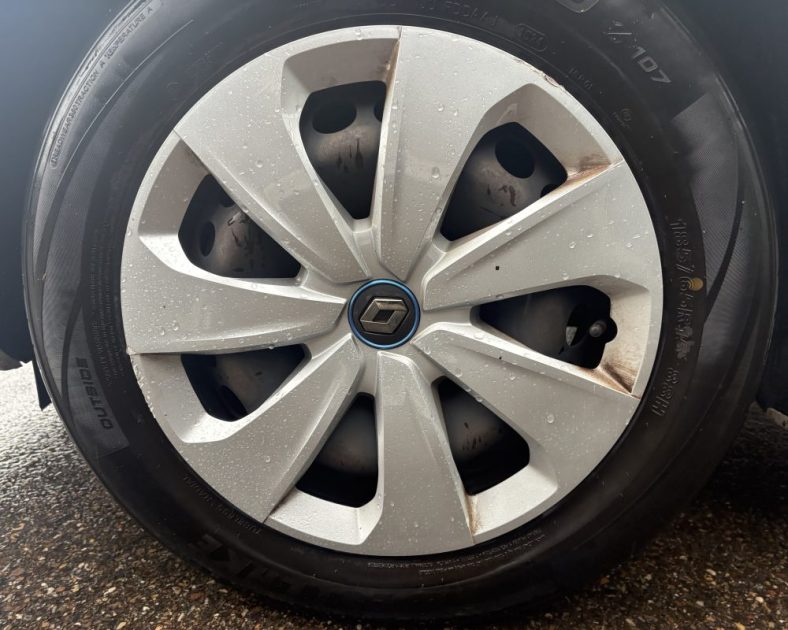 Renault ZOE 100% Électrique 2020 — Batterie ACHETÉE 93% SOH, ENTRETIEN COMPLET ) - 2 pneus neufs