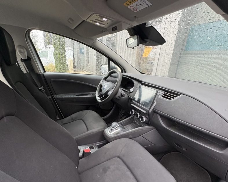 Renault ZOE 100% Électrique 2020 — Batterie ACHETÉE 93% SOH, ENTRETIEN COMPLET ) - 2 pneus neufs