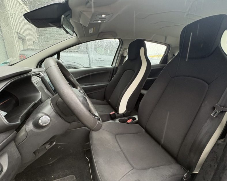 Renault ZOE 100% Électrique 2020 — Batterie ACHETÉE 93% SOH, ENTRETIEN COMPLET ) - 2 pneus neufs
