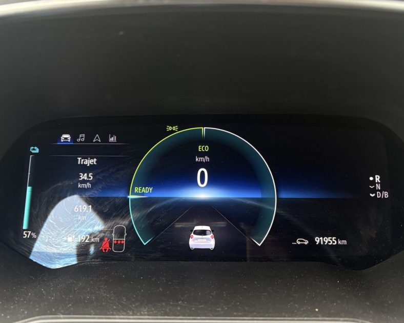 Renault ZOE 100% Électrique 2020 — Batterie ACHETÉE 93% SOH, ENTRETIEN COMPLET ) - 2 pneus neufs