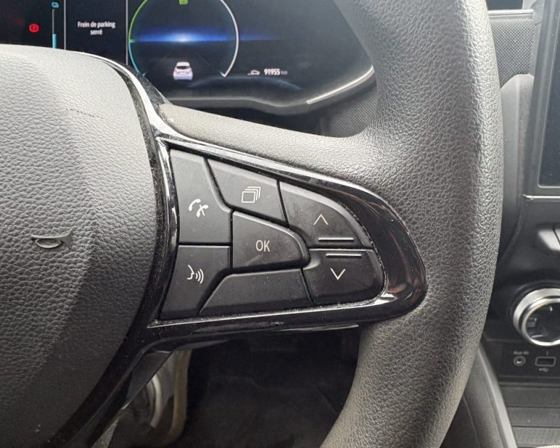 Renault ZOE 100% Électrique 2020 — Batterie ACHETÉE 93% SOH, ENTRETIEN COMPLET ) - 2 pneus neufs