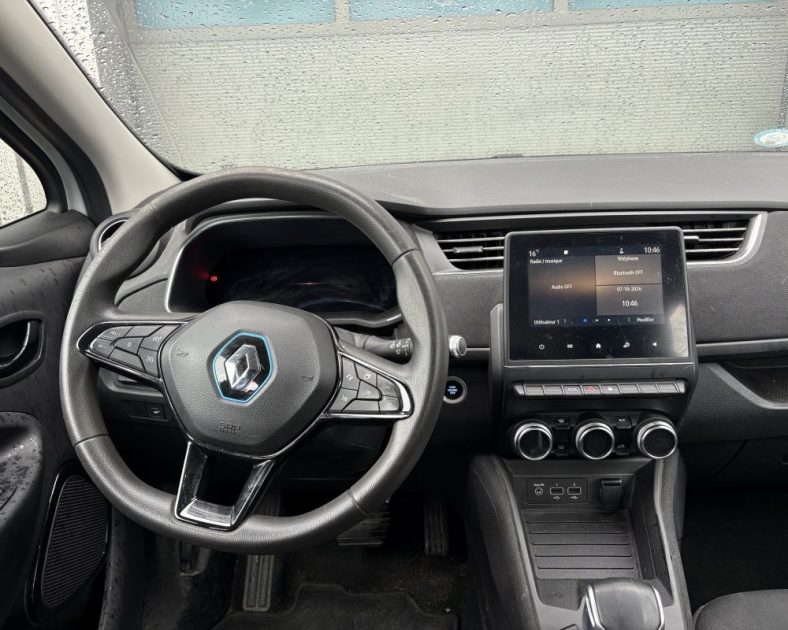 Renault ZOE 100% Électrique 2020 — Batterie ACHETÉE 93% SOH, ENTRETIEN COMPLET ) - 2 pneus neufs