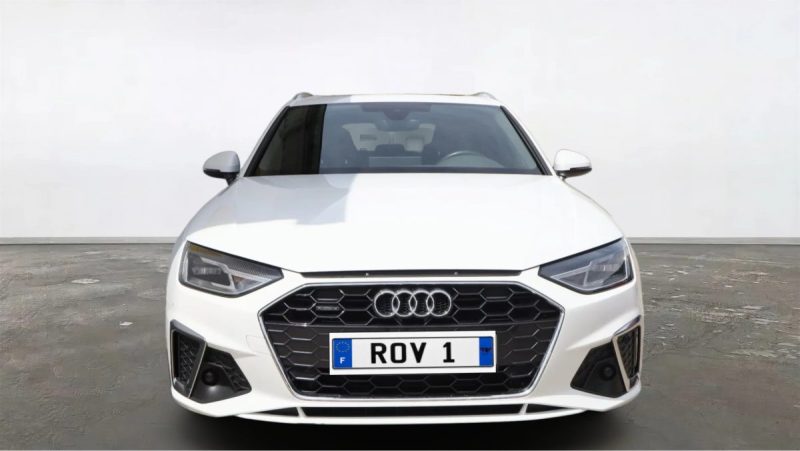 AUDI A4 AVANT 40 TDI 204 CH QUATTRO S LINE – PANO – ATTELAGE – CHAUFFAGE STATIONNAIRE