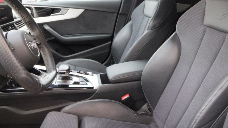 AUDI A4 AVANT 40 TDI 204 CH QUATTRO S LINE – PANO – ATTELAGE – CHAUFFAGE STATIONNAIRE