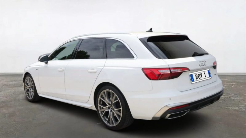 AUDI A4 AVANT 40 TDI 204 CH QUATTRO S LINE – PANO – ATTELAGE – CHAUFFAGE STATIONNAIRE