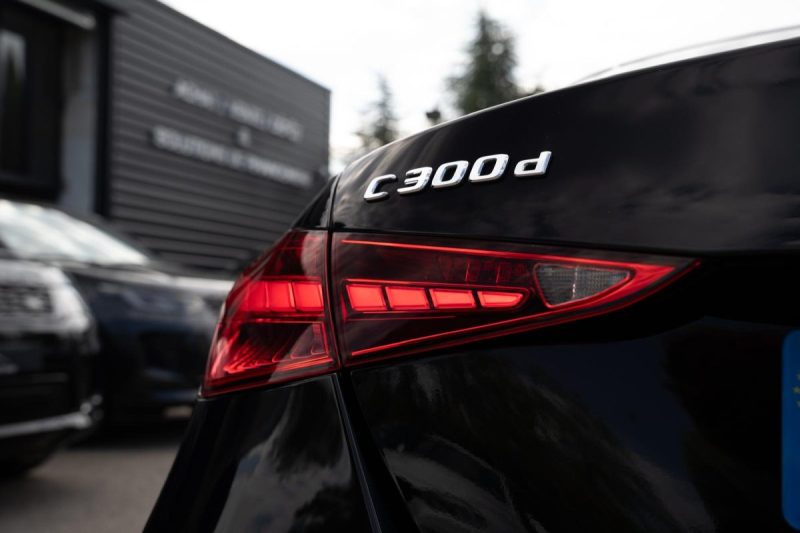 MERCEDES CLASSE C 300d AMG / Audio Burmester / Toit ouvrant / Caméra 360 / Attelage
