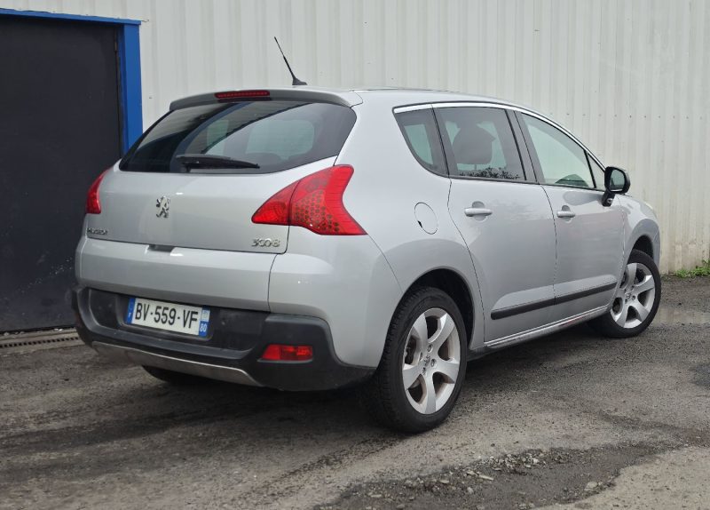 PEUGEOT 3008 1.6 HDI 110CH PREMIUM PACK