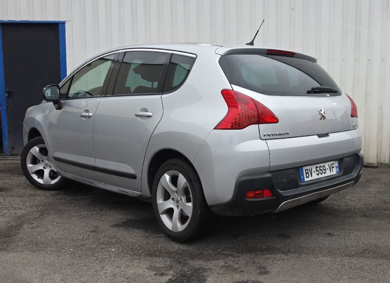 PEUGEOT 3008 1.6 HDI 110CH PREMIUM PACK