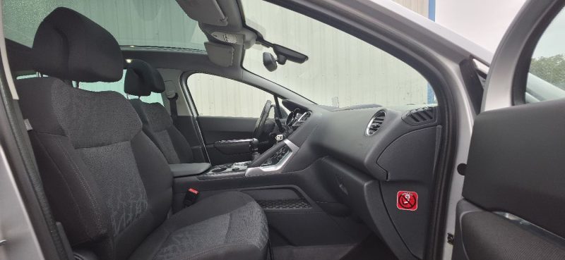 PEUGEOT 3008 1.6 HDI 110CH PREMIUM PACK