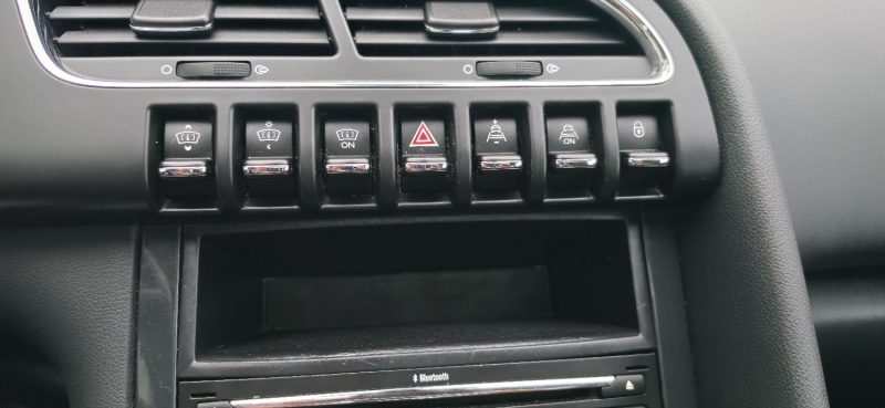 PEUGEOT 3008 1.6 HDI 110CH PREMIUM PACK