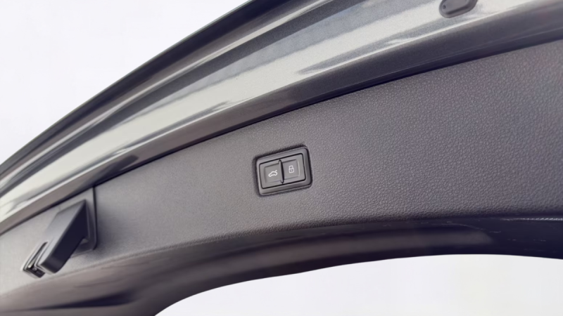 AUDI Q7 50 TDI QUATTRO 286 CH S LINE SPORT PLUS – 7 PLACES – TOIT PANORAMIQUE – CAMERA – ATTELAGE