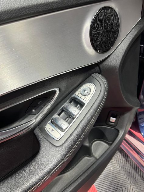 Mercedes Classe C 250 7G-Tronic 204Ch,Sportline AMG 4-MATIC 4X4, Entretien chez Mercedes , Garantie 