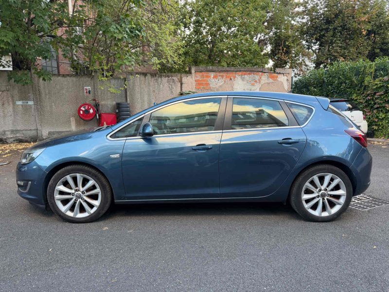 Opel Astra 1.7 CDTI 110 ch,Cosmo, Xenon,Apple CarPlay, FULL OPTIONS