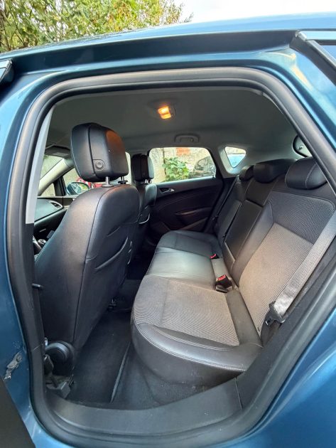 Opel Astra 1.7 CDTI 110 ch,Cosmo, Xenon,Apple CarPlay, FULL OPTIONS