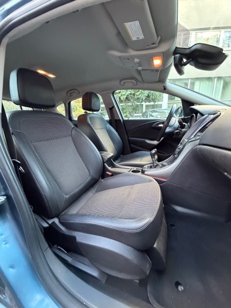 Opel Astra 1.7 CDTI 110 ch,Cosmo, Xenon,Apple CarPlay, FULL OPTIONS