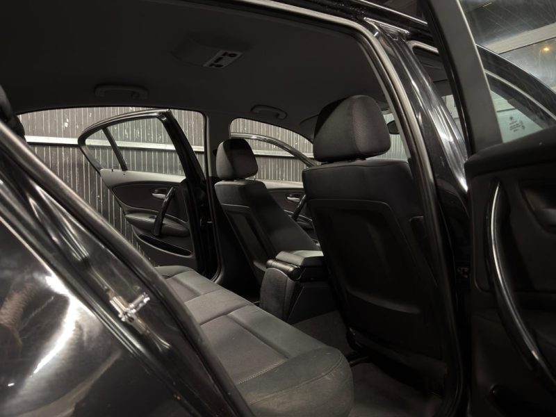 BMW SERIE 1 E87 PHASE 2 LCI 118 D  2.0 d 143 Cv -BOITE AUTOMATIQUE / 5 PORTES / RADARS DE RECUL   