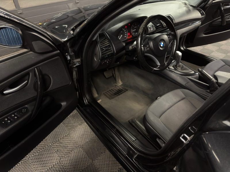 BMW SERIE 1 E87 PHASE 2 LCI 118 D  2.0 d 143 Cv -BOITE AUTOMATIQUE / 5 PORTES / RADARS DE RECUL   