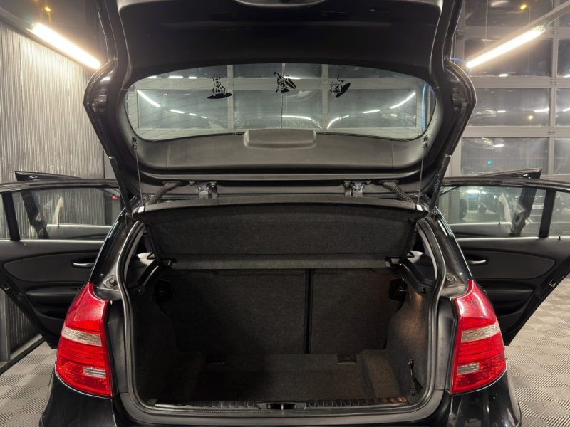 BMW SERIE 1 E87 PHASE 2 LCI 118 D  2.0 d 143 Cv -BOITE AUTOMATIQUE / 5 PORTES / RADARS DE RECUL   