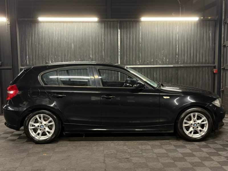 BMW SERIE 1 E87 PHASE 2 LCI 118 D  2.0 d 143 Cv -BOITE AUTOMATIQUE / 5 PORTES / RADARS DE RECUL   