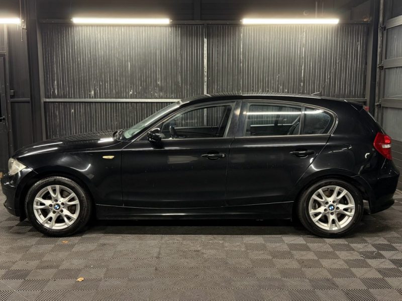 BMW SERIE 1 E87 PHASE 2 LCI 118 D  2.0 d 143 Cv -BOITE AUTOMATIQUE / 5 PORTES / RADARS DE RECUL   